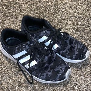 Adidas Tennis Shoes
